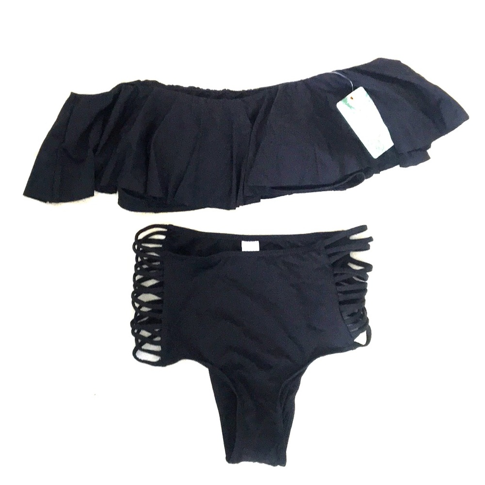 Off the shoulder bikini